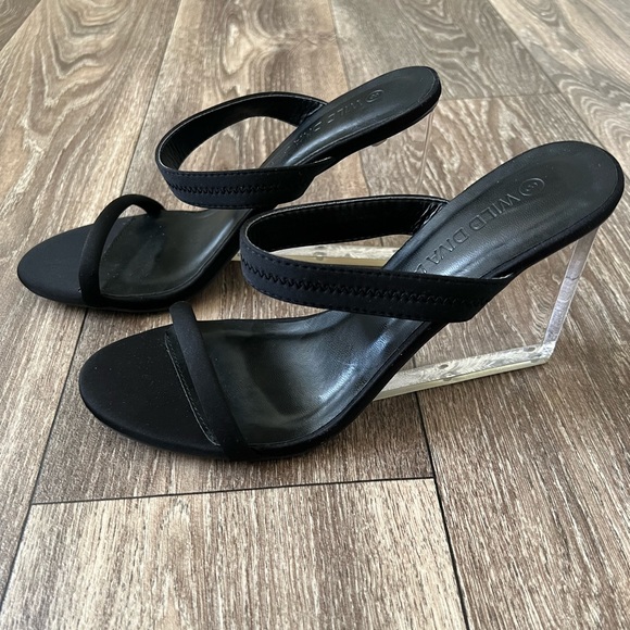 Wild Diva Wedge Sandal - Picture 4 of 12